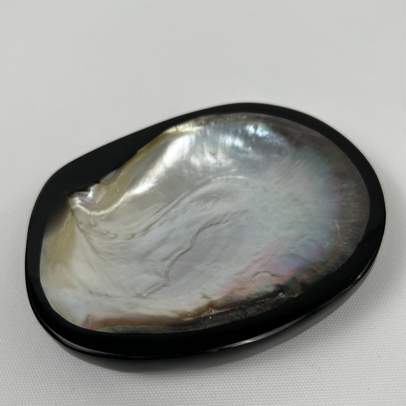 MOTHER OF PEARL PLATE BLACK POLY